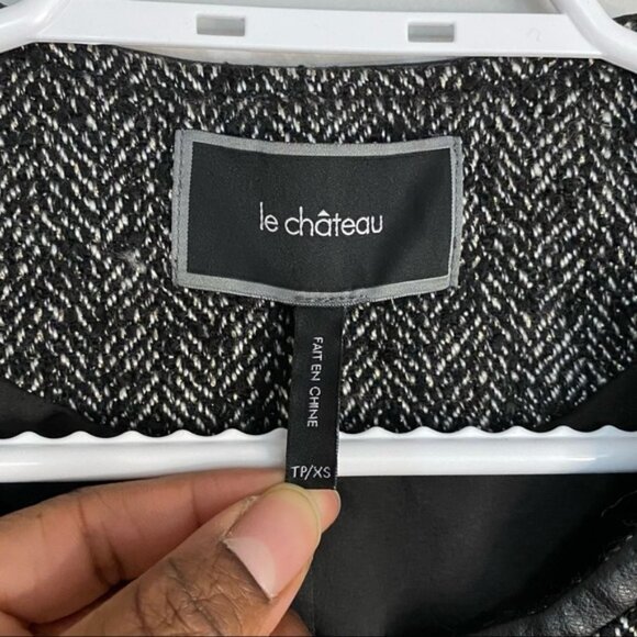 Le Chateau Women's Herringbone Style Blazer - Picture 3 of 7